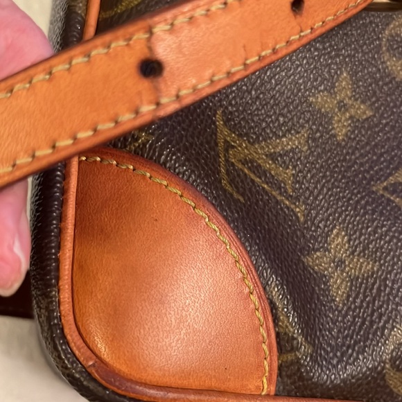 Louis Vuitton Crossbody Bag - Picture 10 of 16